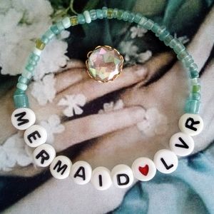 MERMAID LVR GLASS BEAD BRACELET